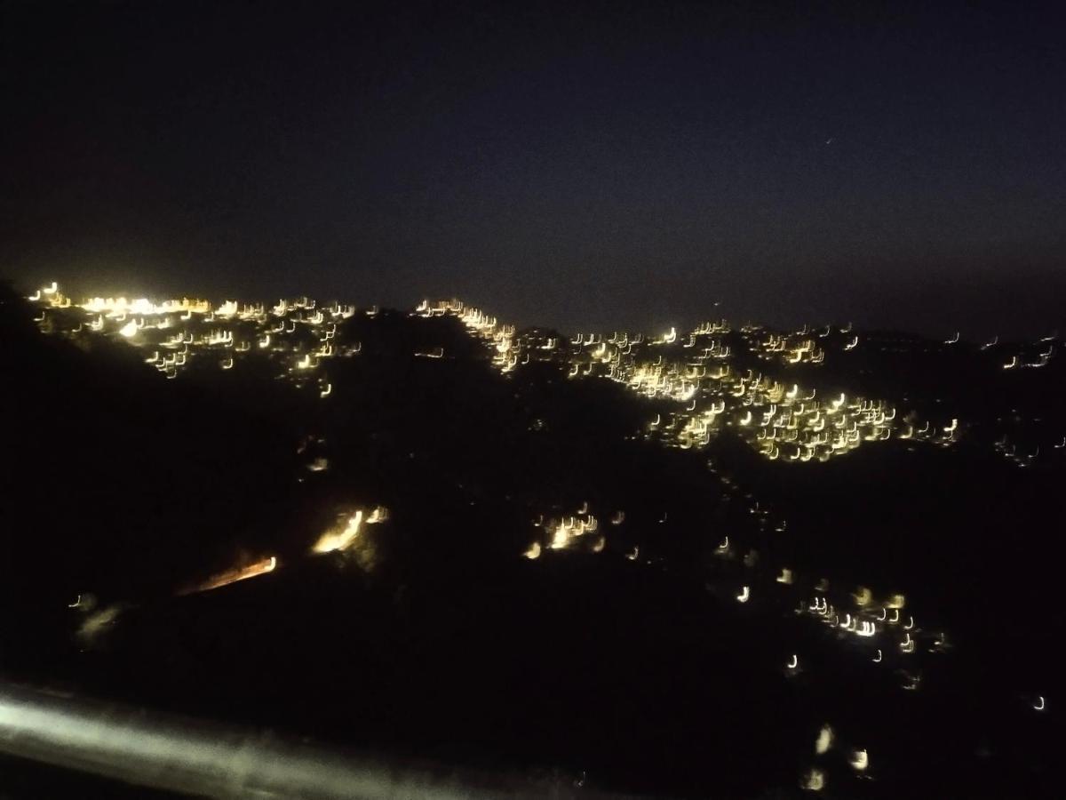 Dhanlaxmi Apartments Shimla Zewnętrze zdjęcie
