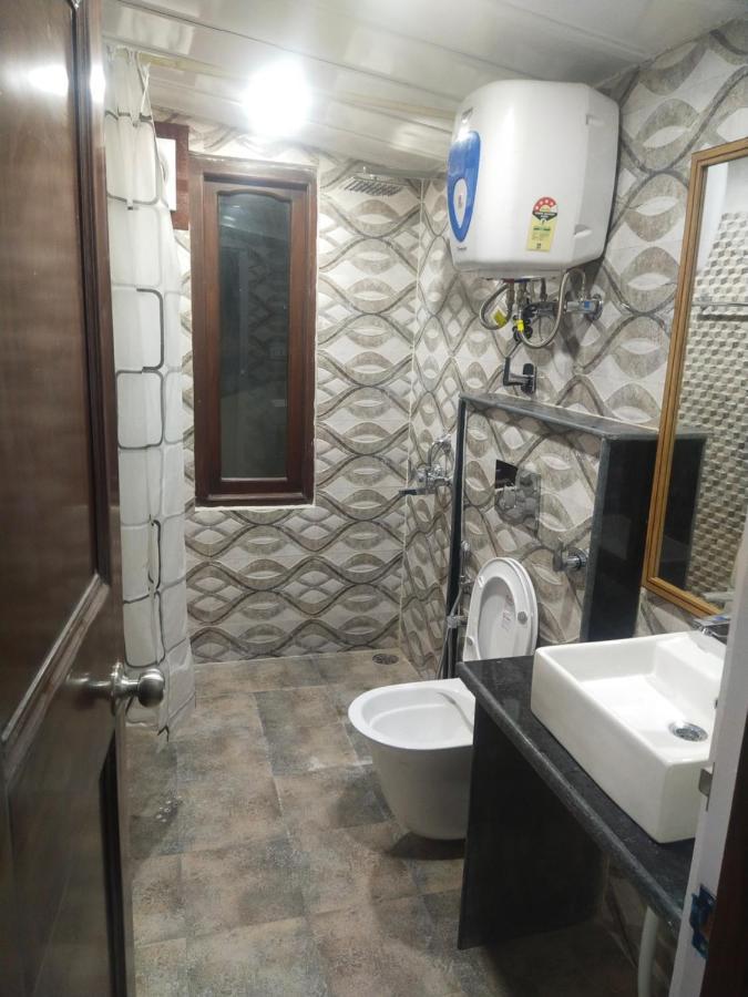 Dhanlaxmi Apartments Shimla Zewnętrze zdjęcie