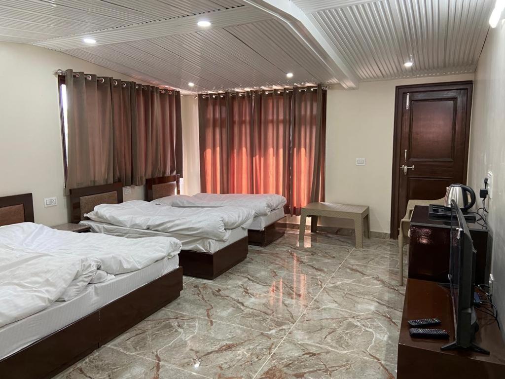 Dhanlaxmi Apartments Shimla Zewnętrze zdjęcie