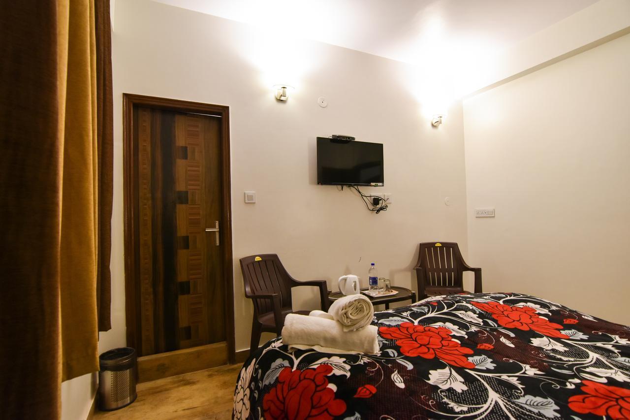 Dhanlaxmi Apartments Shimla Zewnętrze zdjęcie
